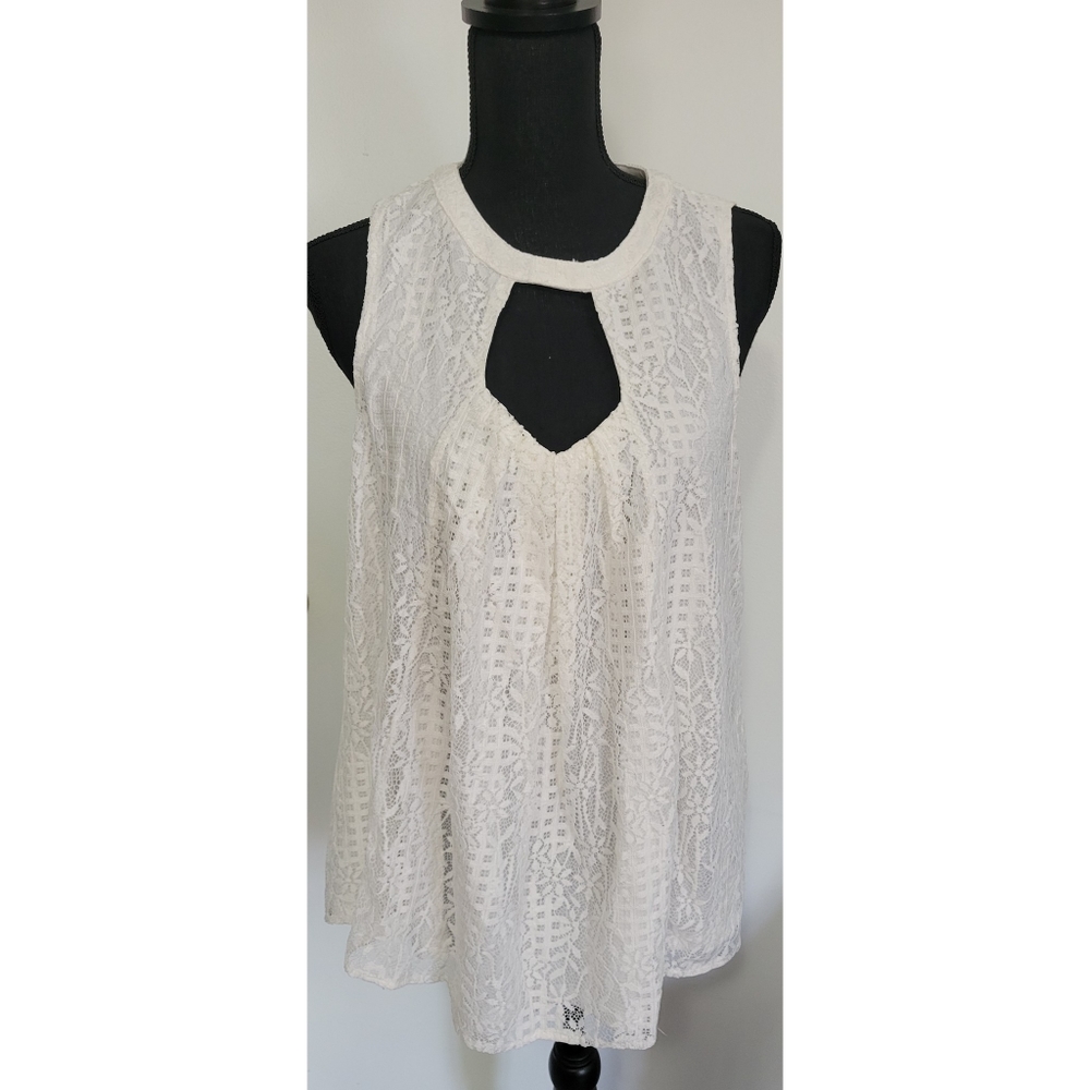 Doe & Rae Lacey Keyhole Top